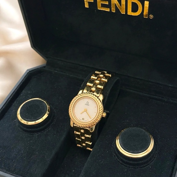 AUTHENTIC VINTAGE FENDI INTERCHANGEABLE BEZEL GOLD WATCH RARE - Picture 1 of 7